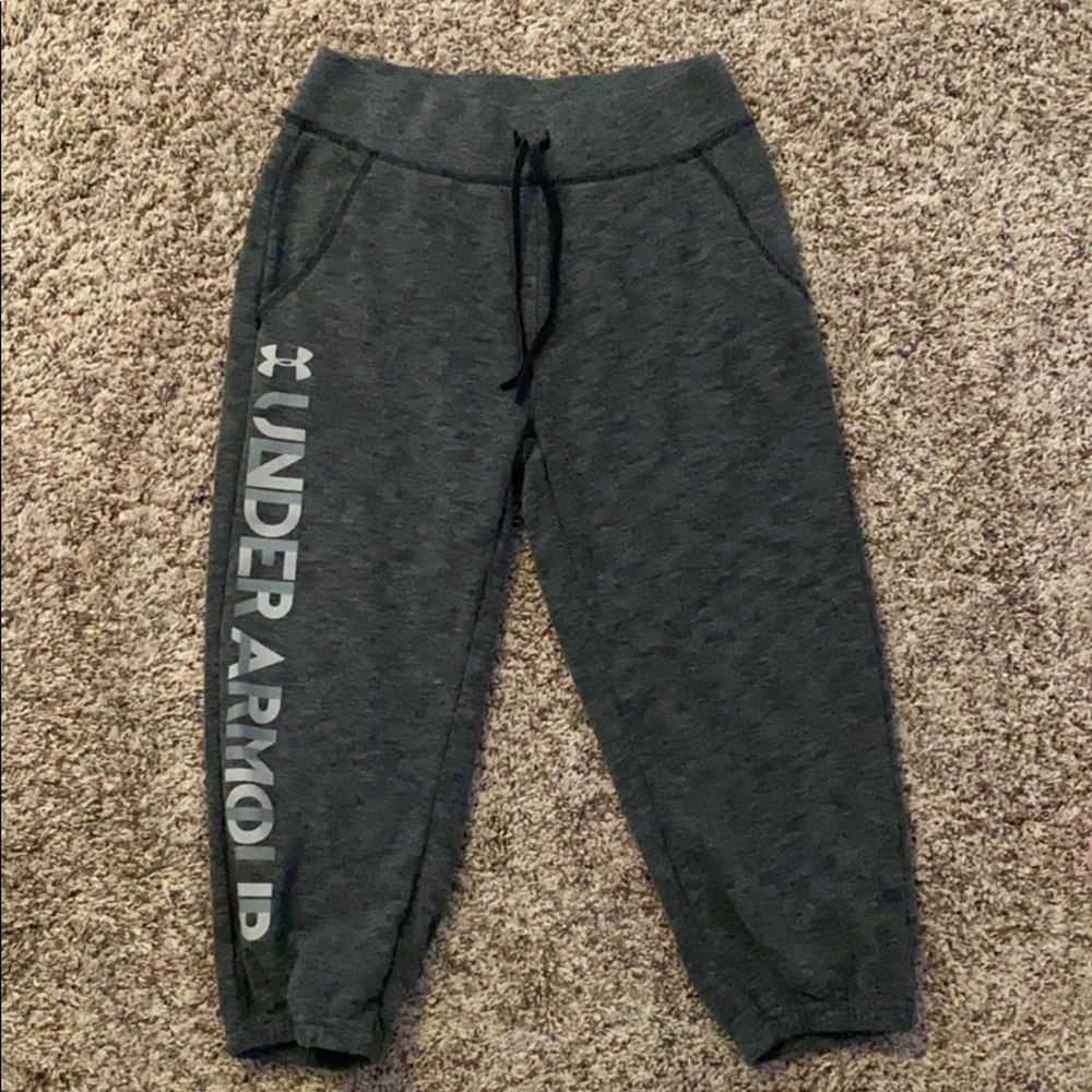 Girls under armor heather gray crop sweatpants